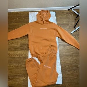PLT SWEATSUIT SIZE SMALL